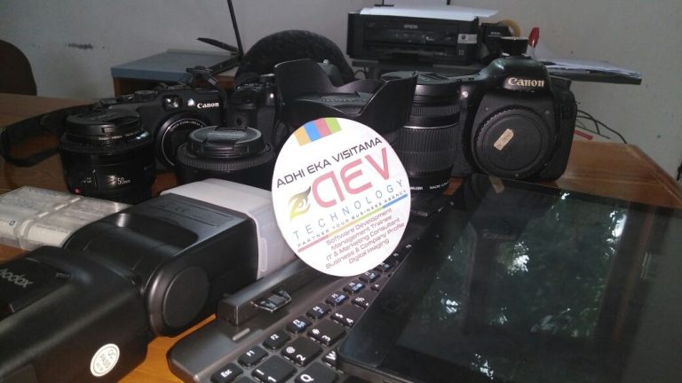 Tim DECAA – MEDIA lakukan pengambilan Foto Produksi Olahan Tuna Pacitan