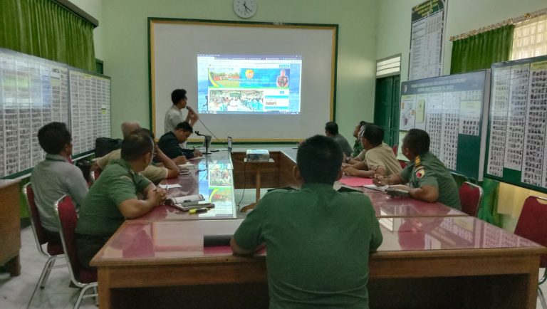Training Teknis Pembuatan dan Pengolahan Website Kepada Tim IT KODIM Pacitan