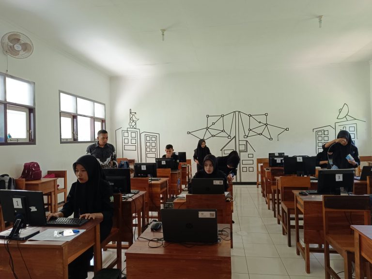 PT Decaaindo Surya Persada Diamanahkan Menjadi Penguji UKK SMKN Ngadirojo