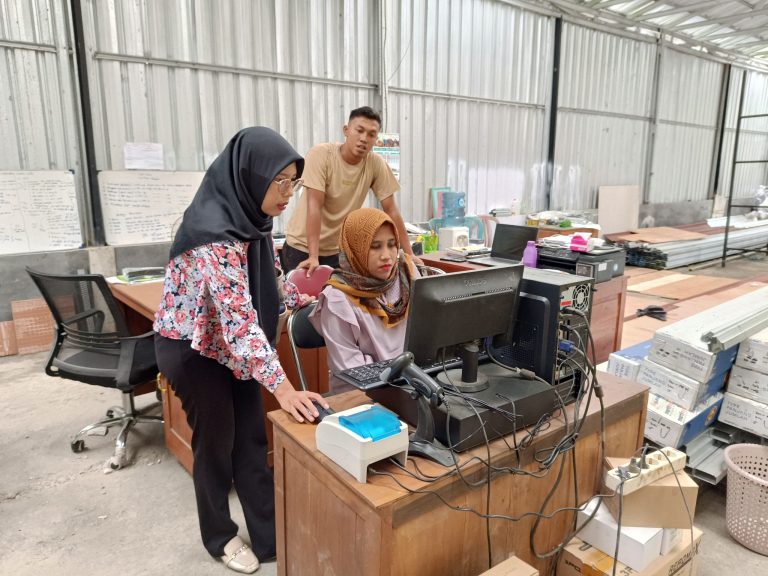 UD. Wesi Kuning Mengembangkan Aplikasi Kasir Bersama Decaa Software