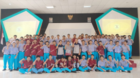 PENTINGNYA KETERAMPILAN IT DI ERA DIGITAL: DECAA ADAKAN PELATIHAN KEPADA SISWA SISWI SMKN PRINGKUKU