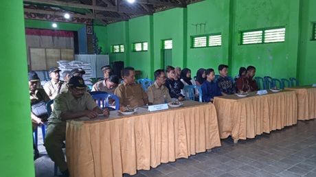 Berjalan Lancar : Sosialisasi Tentang Kebutuhan Pelatihan Masyarakat oleh DECAA di Desa Sidomulyo